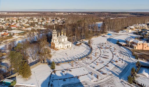Дом с бассейном в Пестово