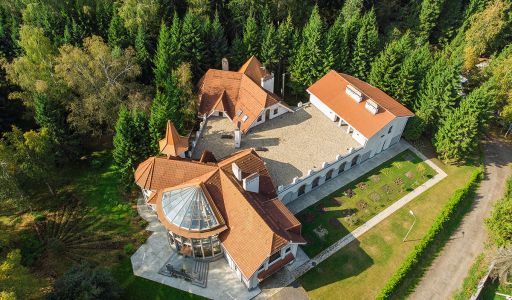 Усадьба в поселке Аксаково