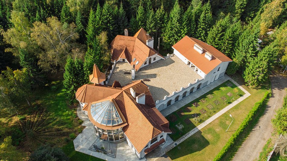 Усадьба в поселке Аксаково