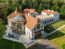 Усадьба в поселке Аксаково