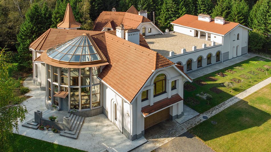 Усадьба в поселке Аксаково