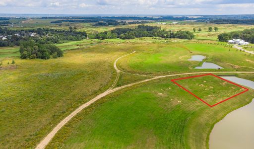 Прекрасный участок в Villa Links