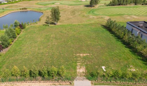 Участок на озере в гольф Пестово