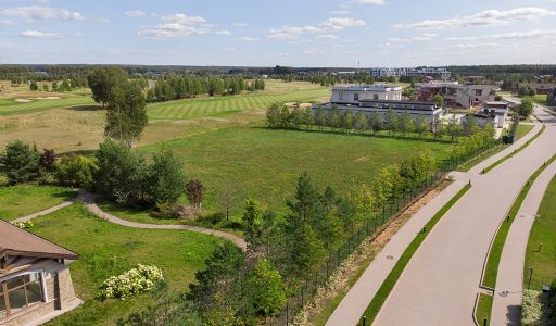 Участок на озере в гольф Пестово