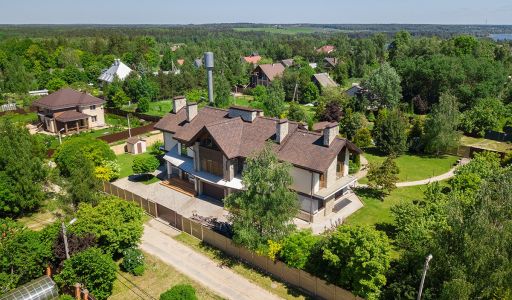 Дом в поселке Большая Черная