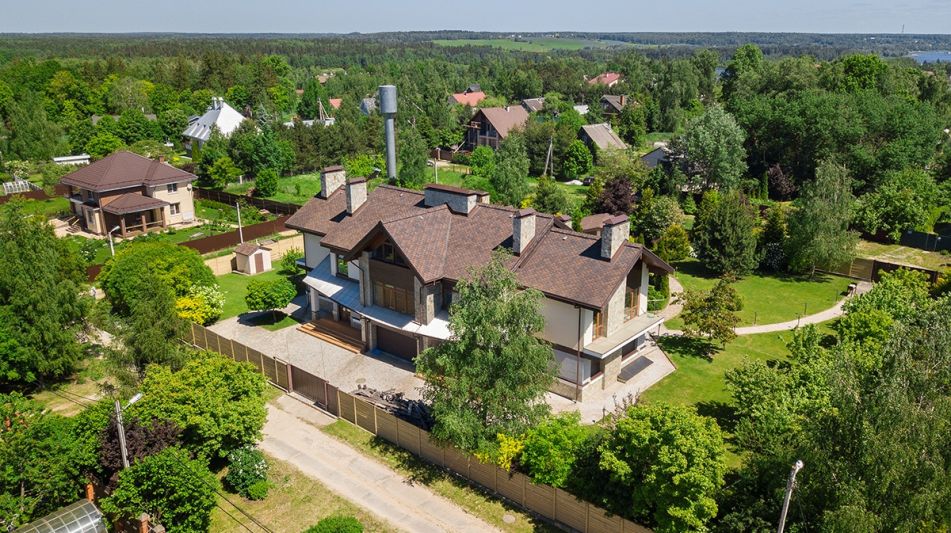 Дом в поселке Большая Черная