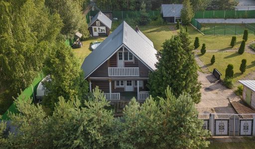 Дом на берегу Рыбинского водохранилища