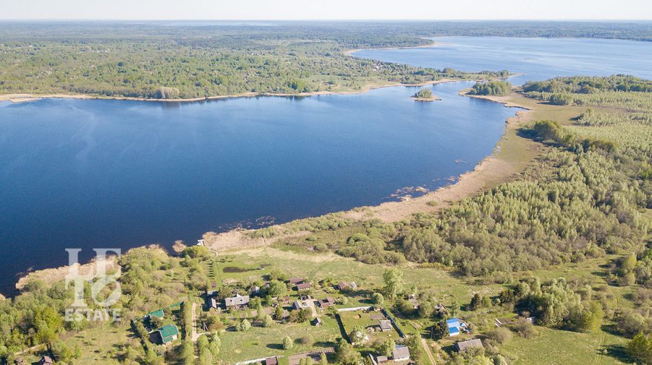 База отдыха на озере Селигер