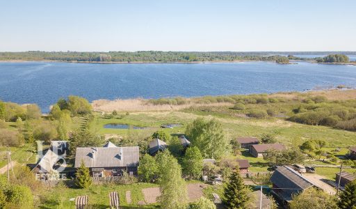 База отдыха на озере Селигер