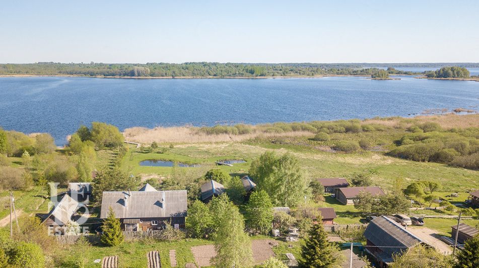 База отдыха на озере Селигер