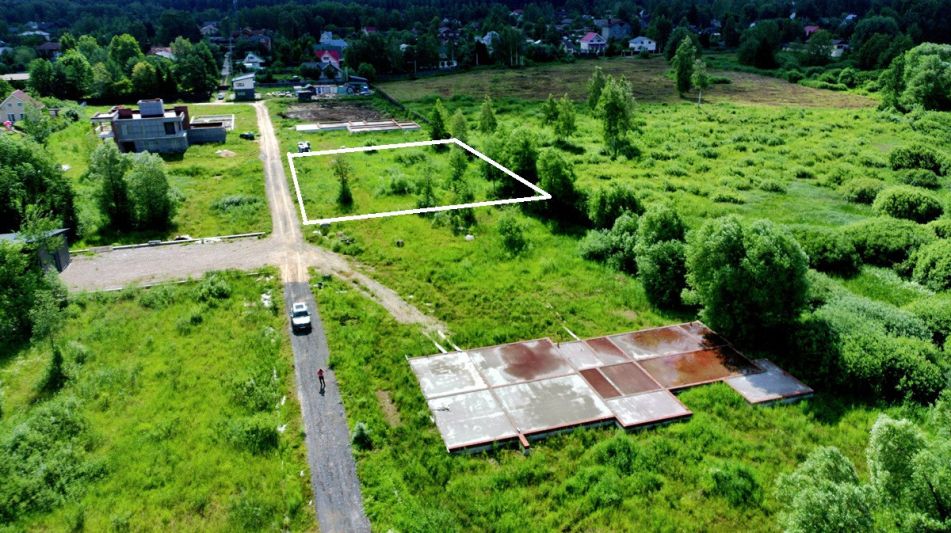 Участок рядом с Московским морем