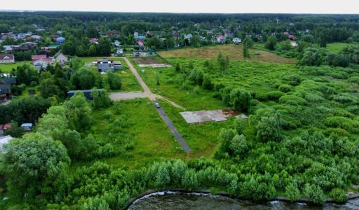 Участок рядом с Московским морем