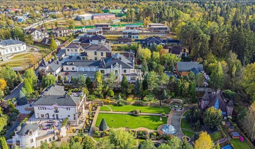 Дом в Усадьбе Подушкинского парка