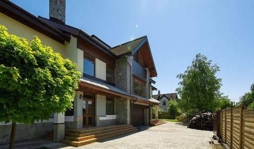 Дом в поселке Большая Черная