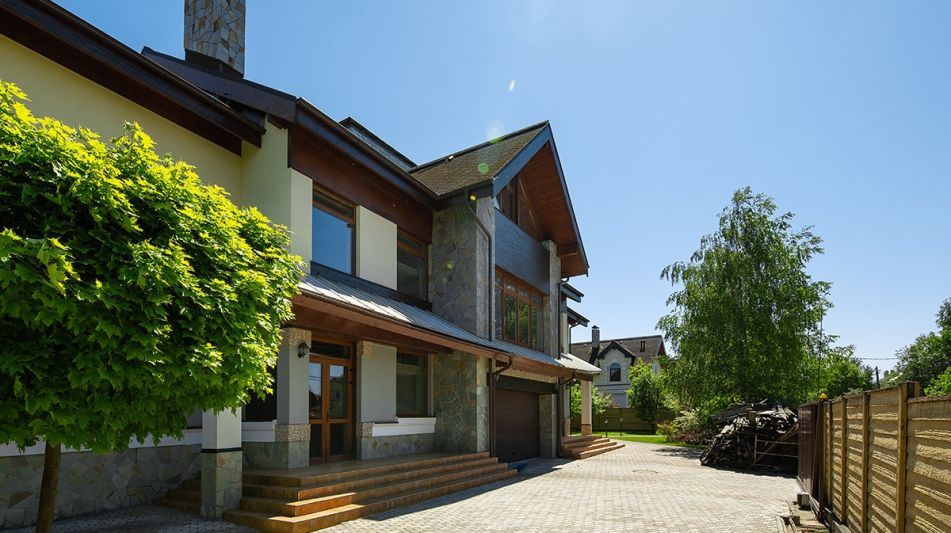 Дом в поселке Большая Черная