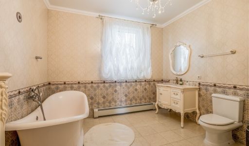 Дом с бассейном в КП Княжье озеро