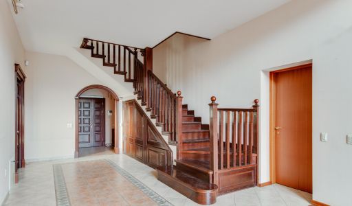 Дом с отделкой в КП Береста