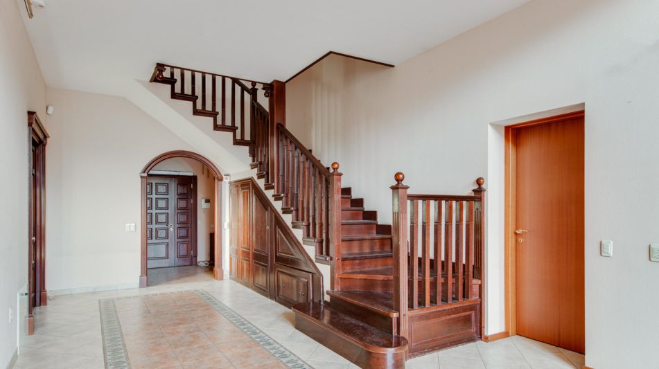 Дом с отделкой в КП Береста