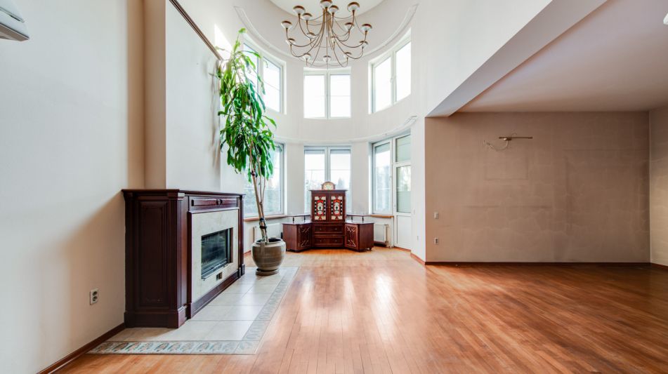 Дом с отделкой в КП Береста