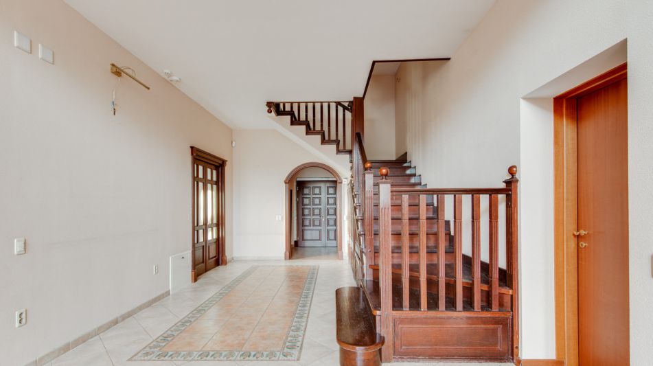 Дом с отделкой в КП Береста