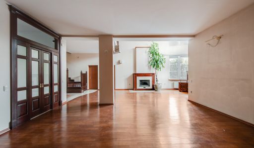 Дом с отделкой в КП Береста