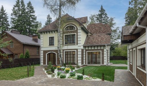 Уютный дом у леса в Опалихе