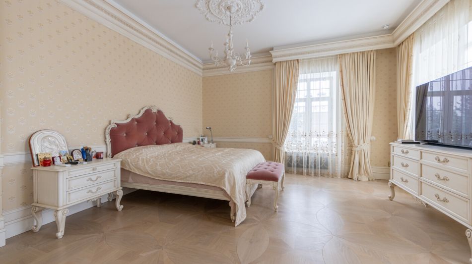 Дом с бассейном в КП ПаркВилл