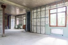 Дом у озера и парка в КП Довиль