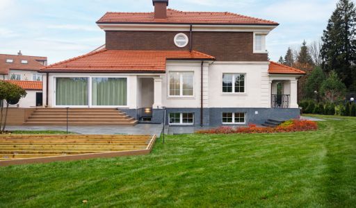 Дизайнерский дом в поселке Величъ