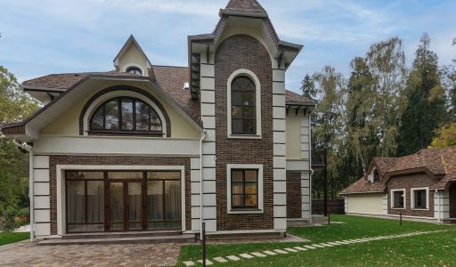 Уютный дом у леса в Опалихе