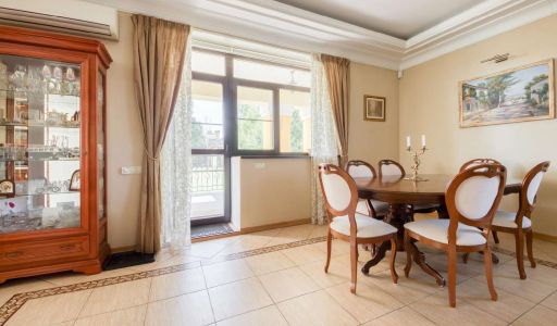 Дом с бассейном в КП Александрово