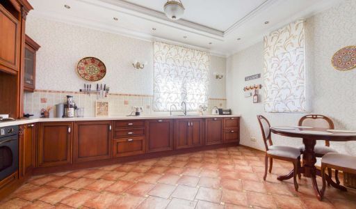 Дом с бассейном в КП Александрово