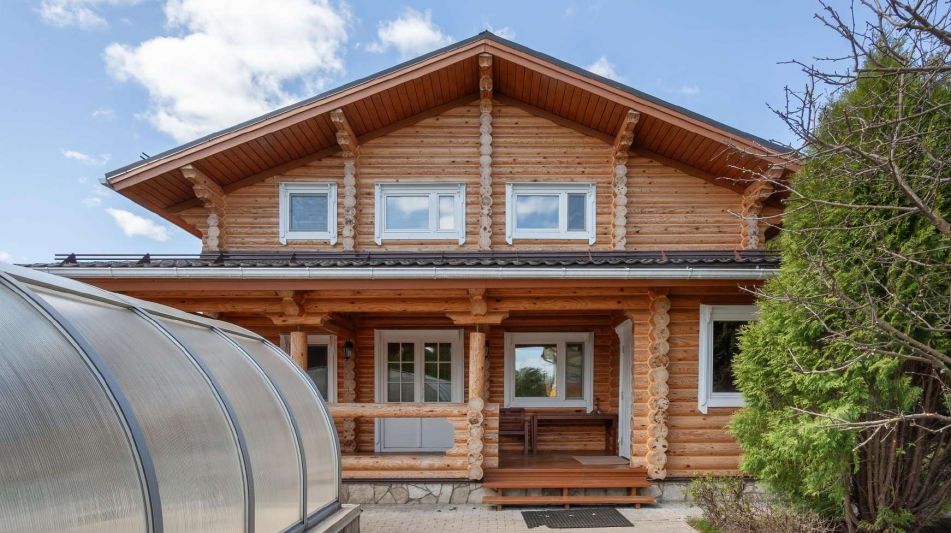 Дом с бассейном в КП Александрово