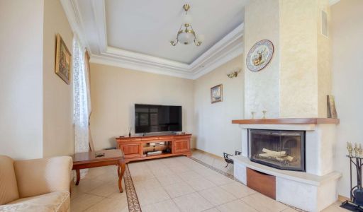 Дом с бассейном в КП Александрово